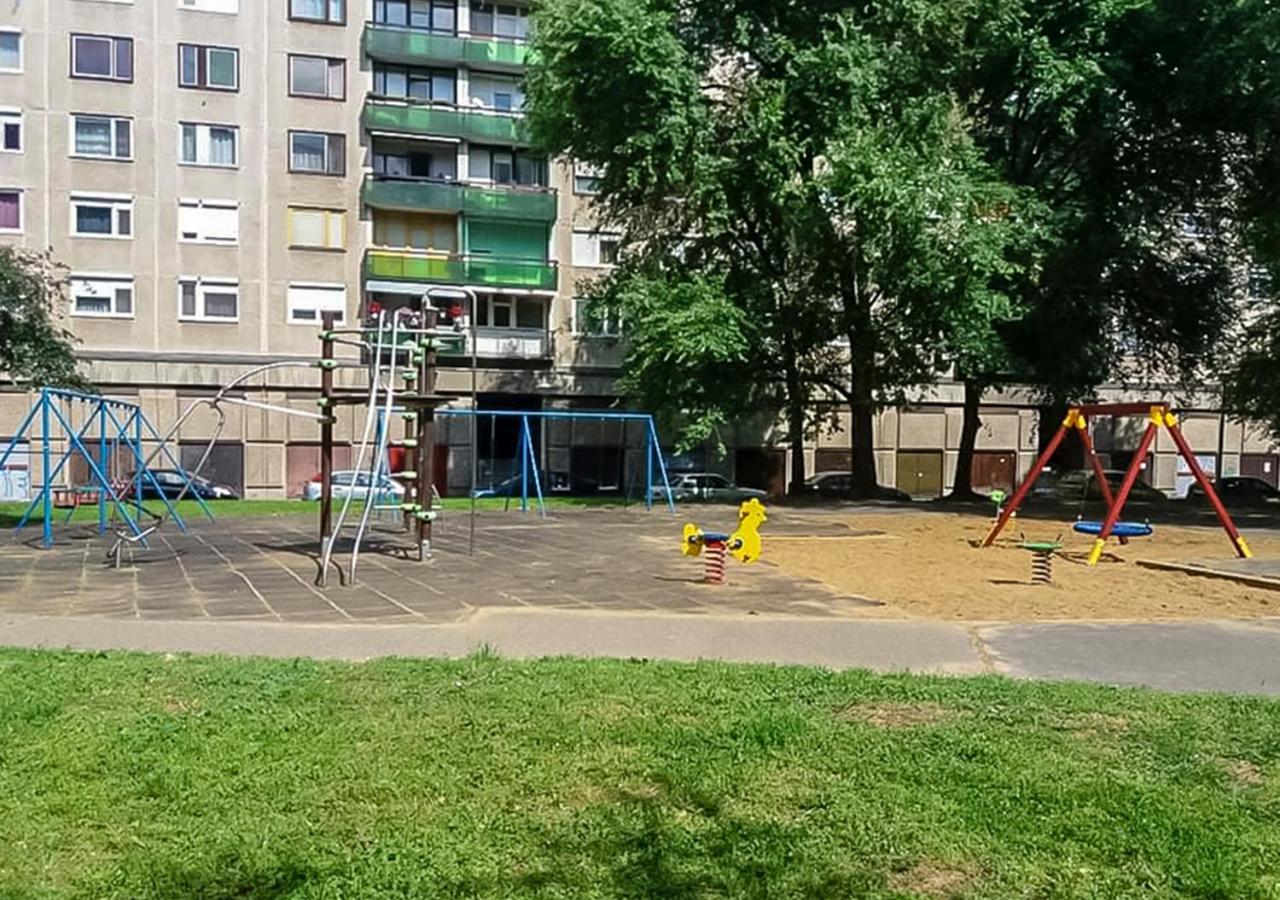 Aweshome City Apartment - 3 Bedrooms And Free Parking Debrecen Exteriör bild