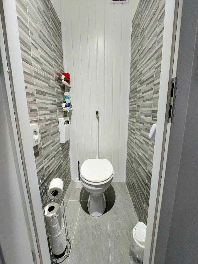 Aweshome City Apartment - 3 Bedrooms And Free Parking Debrecen Exteriör bild