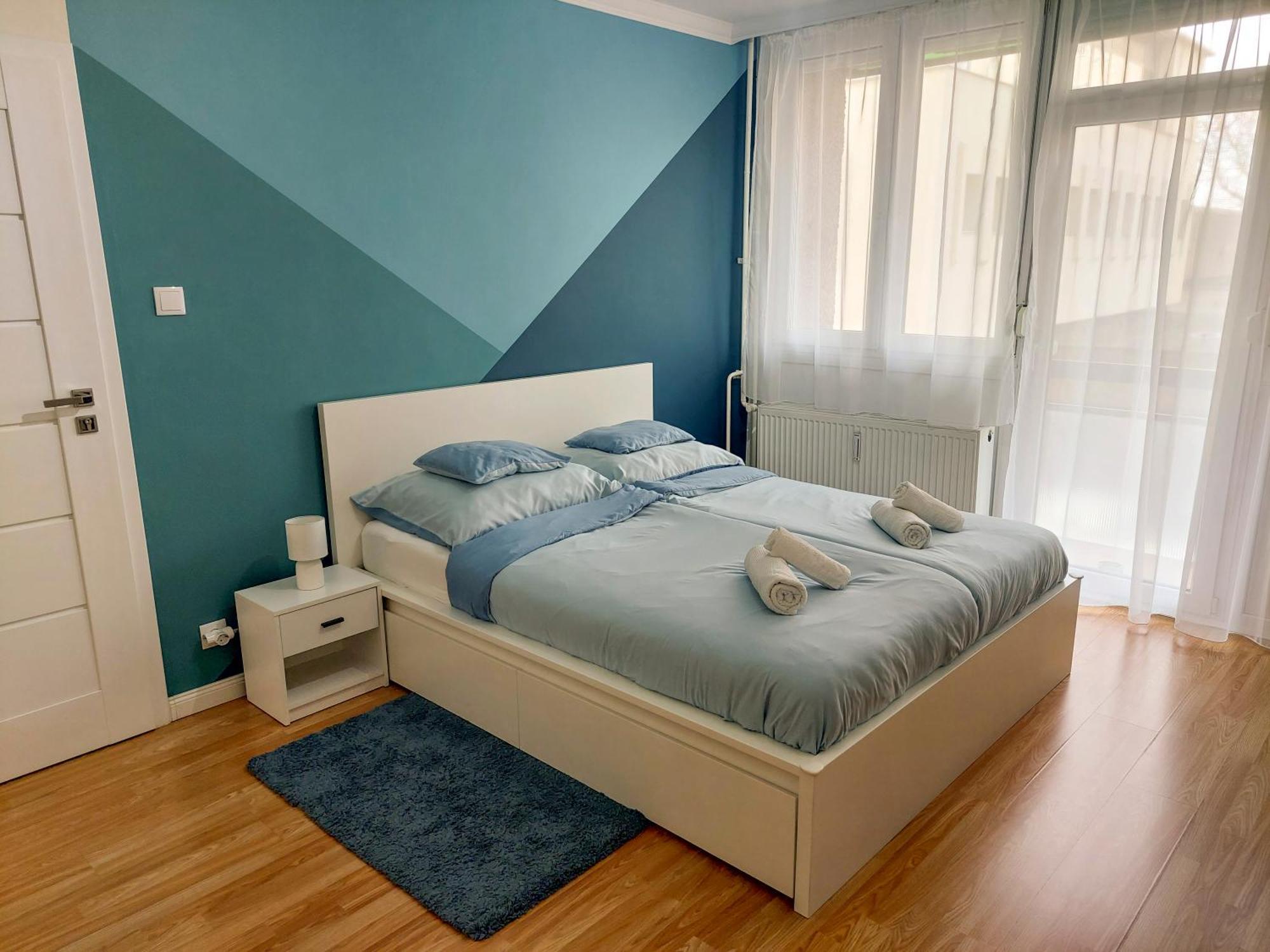 Aweshome City Apartment - 3 Bedrooms And Free Parking Debrecen Exteriör bild