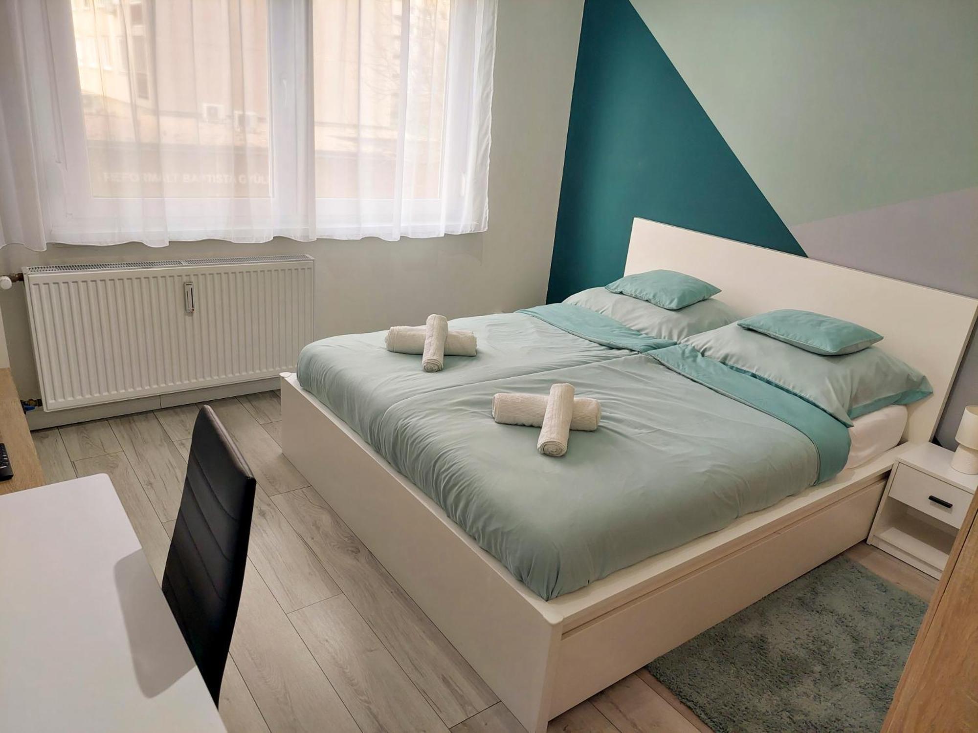 Aweshome City Apartment - 3 Bedrooms And Free Parking Debrecen Exteriör bild